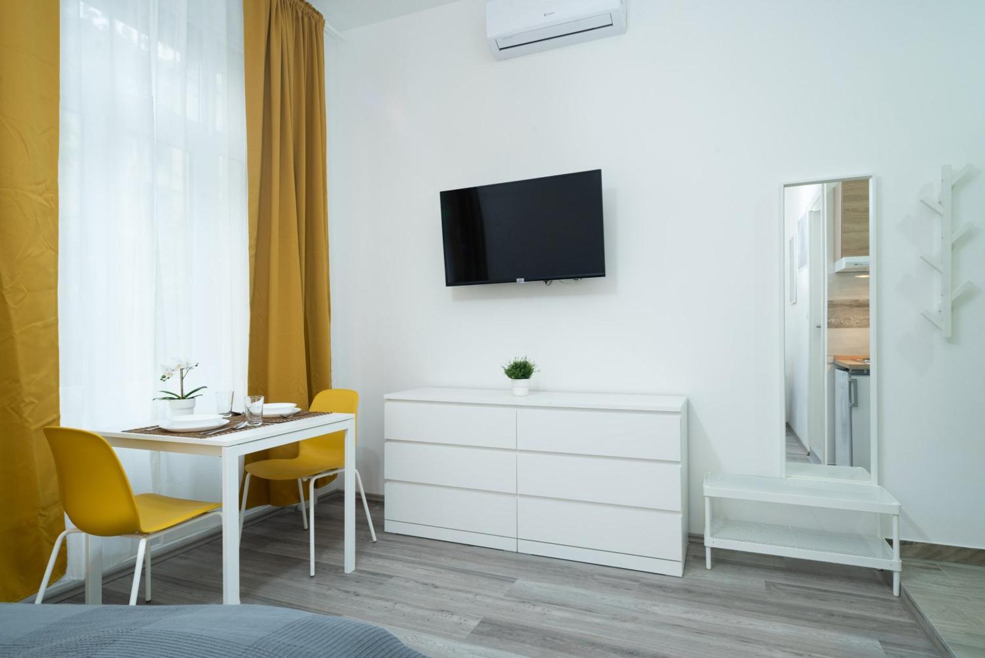 Lovely Studio At Central Location Budapest Bagian luar foto